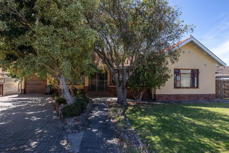 3 Bedroom Property for Sale in Diep River Western Cape